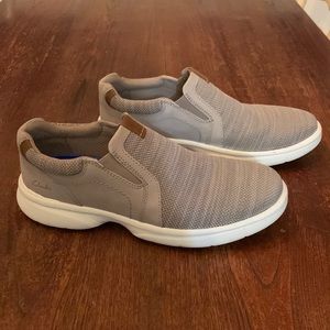 Clarks men’s 9.5 extreme comfort slides